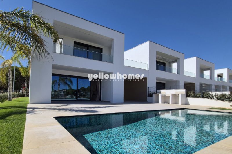 Modern 3-Bedroom Villas with Private Garden and Pool near Vilamoura/Vila Sol